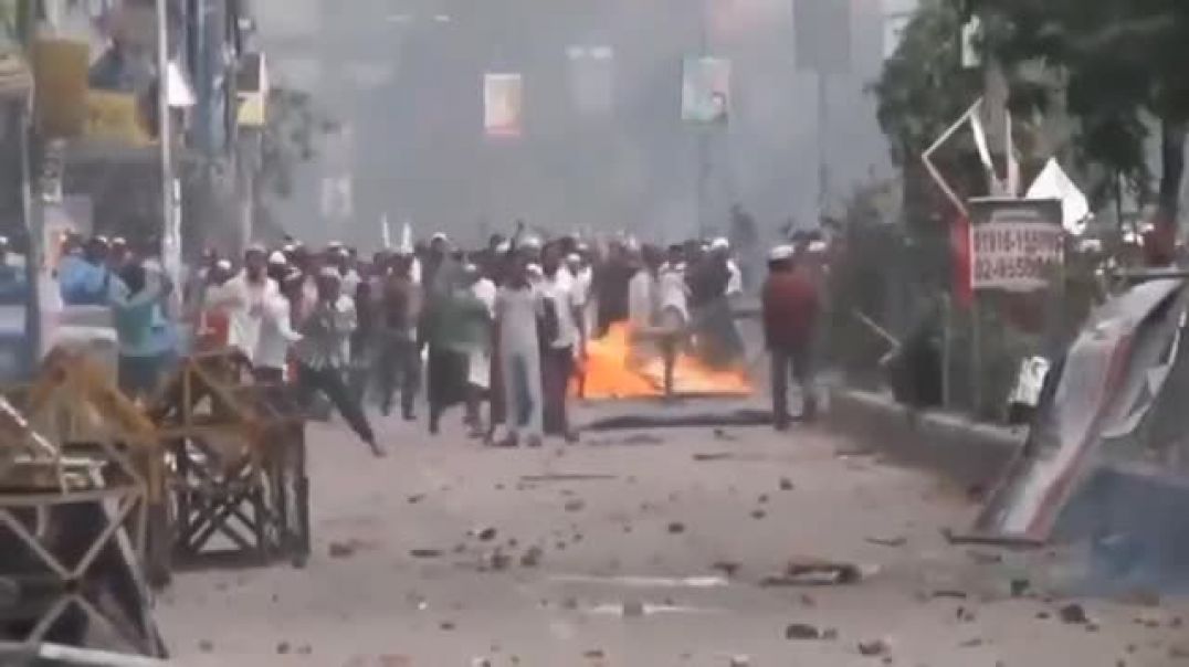 ⁣In Bangladesh, Mass Protests Against the Increase in Fuel Prices and, Accordingly, the Fare in Publi