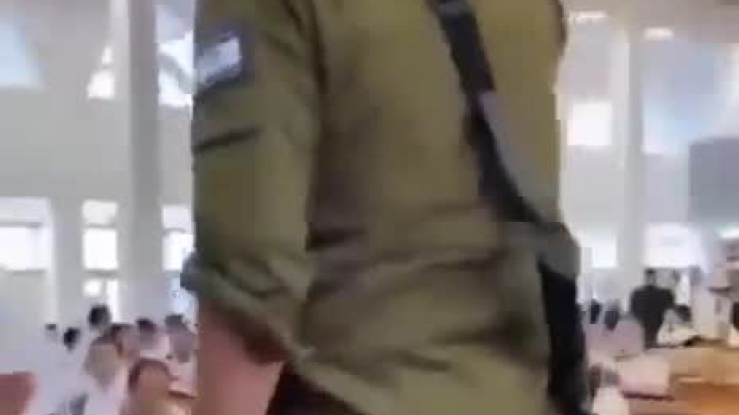 ⁣Zionist Soldier Addressing the Students; Come to War or Comfort the Families of Fallen Soldiers!