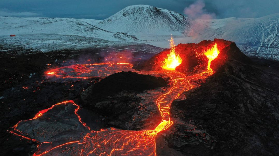 ⁣Epic Iceland Volcano Footage Shows Immense Destruction