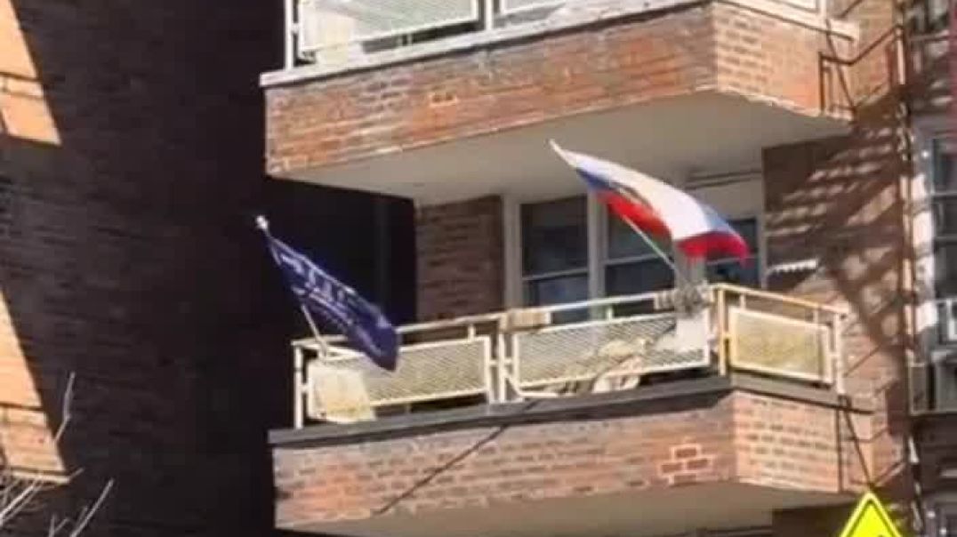 ⁣Russian Flags Reappear in Brighton Beach New York in the Russian Diaspora