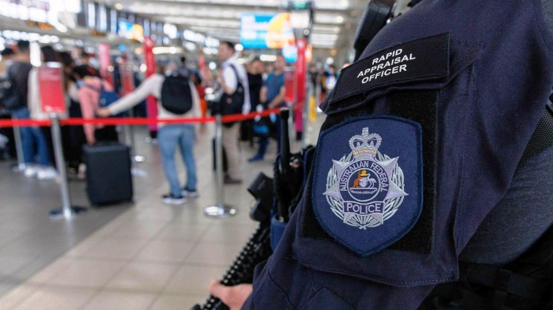 ⁣An Australian Federal Police Officer Accidentally Fired his Gun Causing Chaos Inside Sydney Airport&