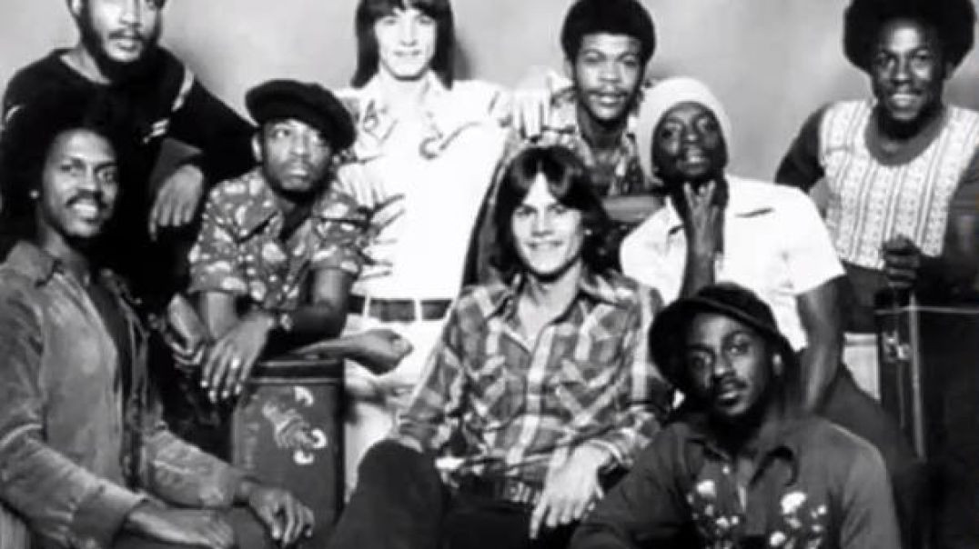 K C AND THE SUNSHINE BAND - BOOGIE SHOES