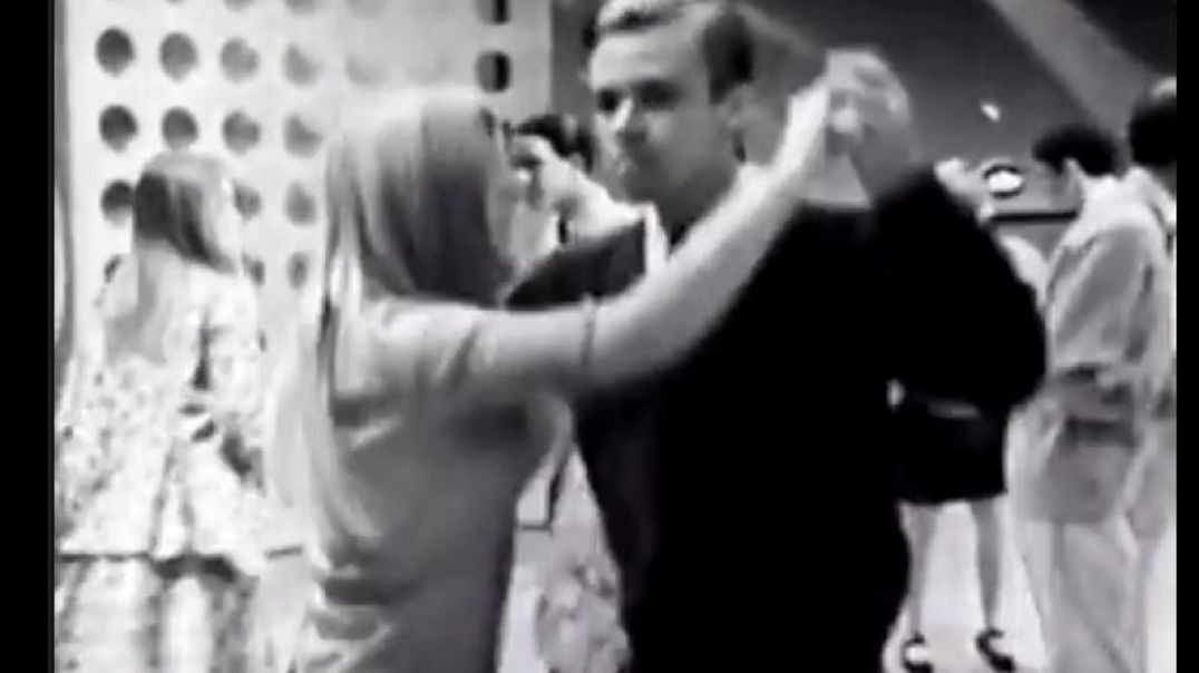 ⁣American Bandstand 1967–Gimme Some Lovin’,Spencer Davis Group