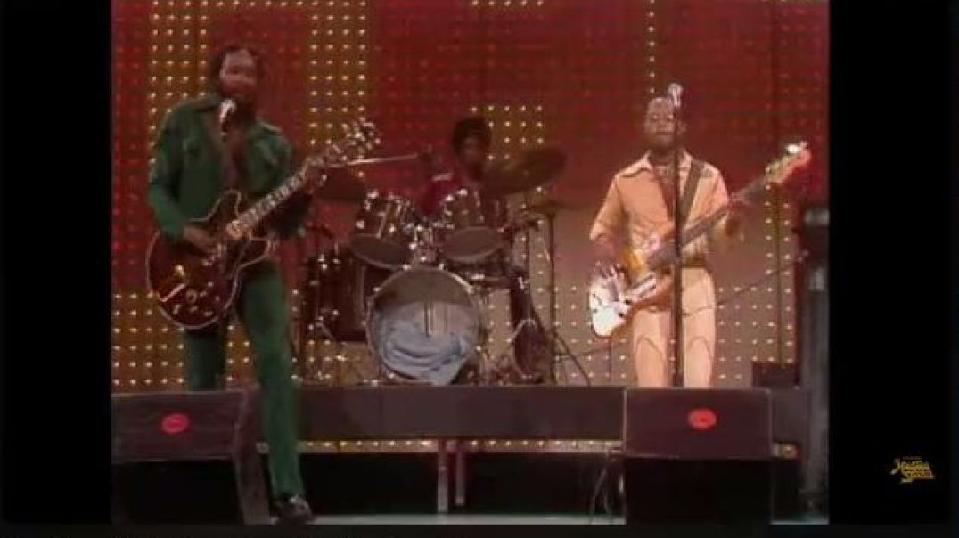 ⁣WAR - CISCO KID (LIVE)