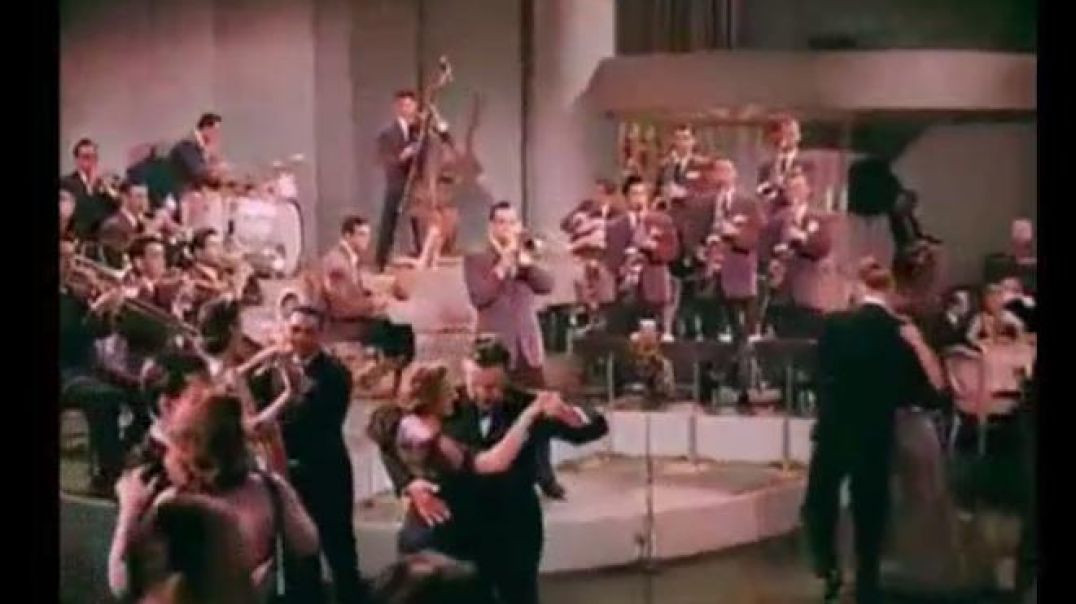⁣GLENN MILLER ORCHESTRA-IN THE MOOD (1941) COLORIZED