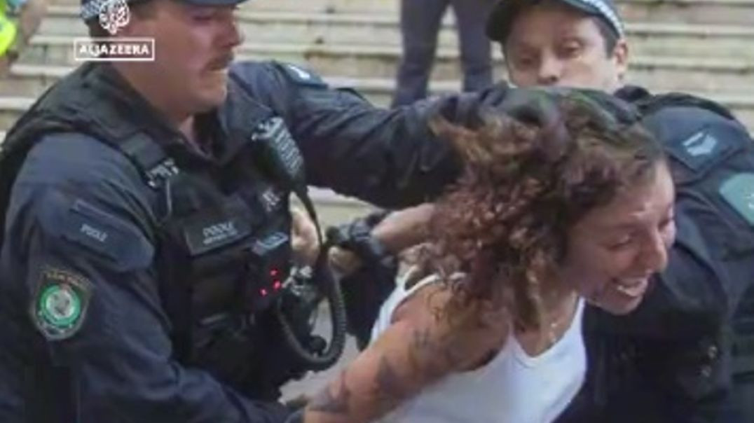 ⁣The New South Wales Police Commissioner, Mal Lanyon, says he has Apologised to Muslim Community Lead